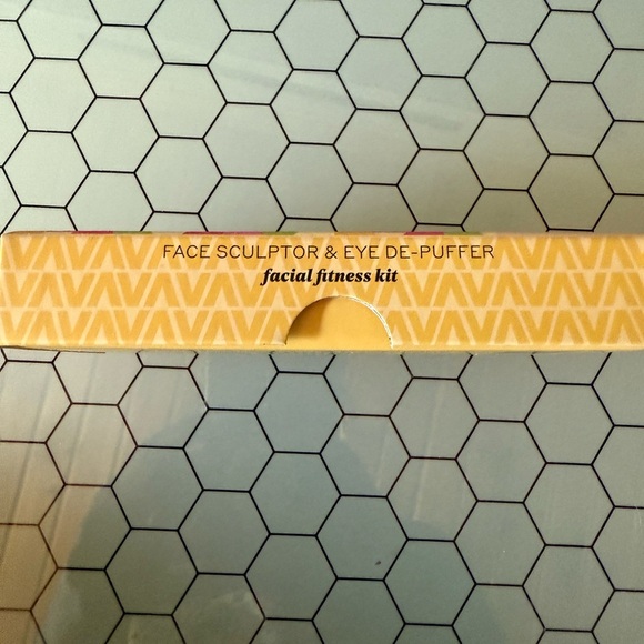 Facial Fitness Kit - Face Sculptor & Eye De-Puffer - Picture 5 of 5